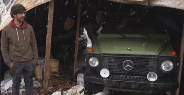Старый "Гелендваген" 80-х завелся и поехал после 10 лет простоя на улице (видео)