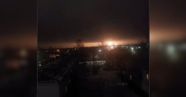 Видно из космоса: в РФ горят склады Брянского порохового завода (фото)