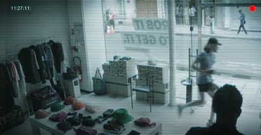 У Парижі магазин запропонував відвідувачам пограбувати його, але за однієї умови (відео)