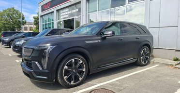 Цена $150 000 и запас хода 725 км: в Украину привезли электрокар Cadillac Escalade (фото)