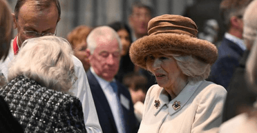 Королева Камілла відвідала передвеликодню службу без короля Чарльза ІІІ (фото)