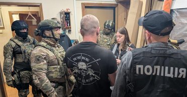 $25 тысяч за побег: полиция проводит масштабные обыски по делу переправки уклонистов (видео)