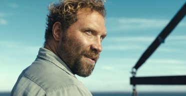 Маніяк вбиває акулою: Рецензія на фільм "Небезпечна тварина"