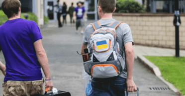 Могут ли студенты до 25 лет выехать на учебу за границу: юрист назвала условия