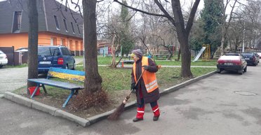 Жители Ивано-Франковска летом заплатили комуслуги за уборку снега: в мэрии ответили