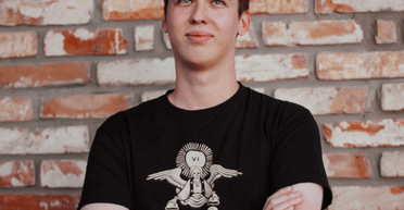 Лачен пожаловался на угрозы от "чертей и мрази": какие посты блогера вызвали волну хейта