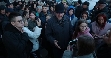 Жители затопленного Орска в РФ угрожают отсоединиться от России (видео)