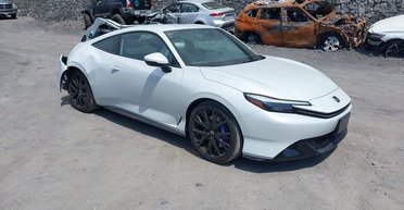 Новітні спортивні купе Honda розбили в ДТП невдовзі після покупки (фото)