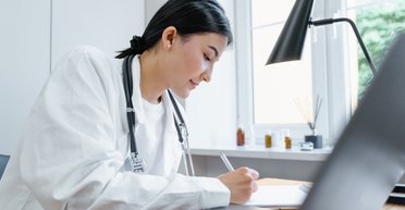 Семейная медицина в Украине: система, которая держится на истощенных людях