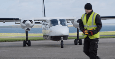 Без зручностей і послуг: найкоротший авіапереліт у світі триває менш ніж дві хвилини (відео)