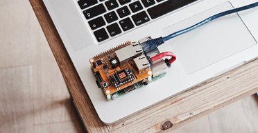 Британец переделал телефонную линию в канал для быстрого Интернета: как это удалось (фото)