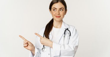 Мечтала стать врачом: подросток, выдавая себя за доктора, вколола пациенту неизвестное вещество