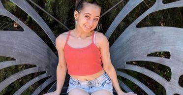 25-річна жінка, яка "застрягла" у тілі 8-річної дівчинки, не може вийти заміж (фото)