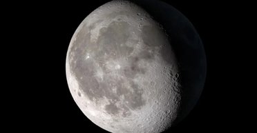 На Місяці можуть ховатися величезні запаси платини та інших цінних металів