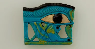 Скрытое значение древнего амулета: почему "Глаз Гора" находят в древнеегипетских захоронениях (фото)