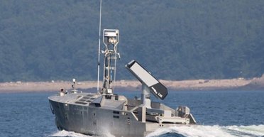 Расстрелял залпом ракет: беспилотный катер Textron впервые поразил сразу несколько целей