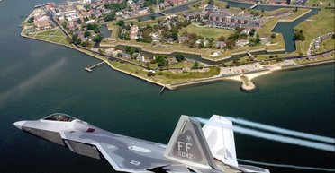 "Над нами смеются": в Пентагоне подтвердили появление стаи неизвестных объектов возле авиабазы США