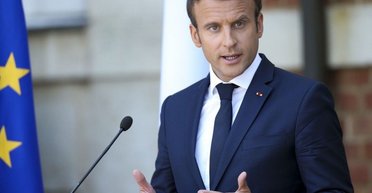 Почему Макрон уже в третий раз отложил визит в Украину: в Politico назвали причину