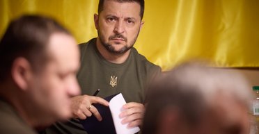 Зеленський ввів в дію санкції проти контрабандистів: хто опинився у списку