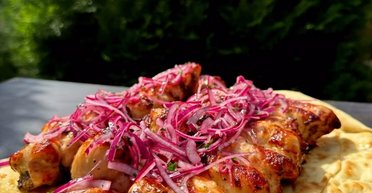 Меню на травневі вихідні: рецепт соковитого курячого шашлику