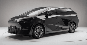 В Китае поступил в продажу роскошный семейный электромобиль с запасом хода 702 км (фото)