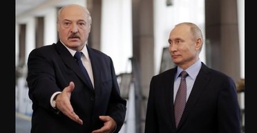Лукашенко пудрит мозги Путину. Почему Беларусь медлит с открытой войной против Украины