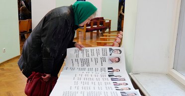 С чужого голоса. Кому достанутся голоса выбывших из президентской гонки и как это отразится на шансах Порошенко и Зеленского