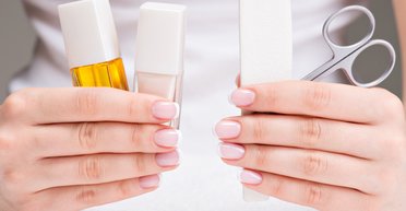 Правильно подпиливайте и делайте массаж: 10 способов укрепить ногти этой осенью