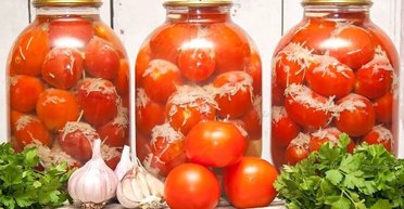 Помідори в снігу: рецепт смачної та красивої заготовки на зиму