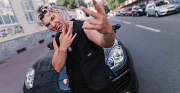 "Он попросился": блогер Волошин засветился на футбольном матче в составе украинской команды