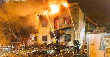 Росія атакувала Харків та Сумщину "шахедами": з-під завалів дістають людей, є загиблі