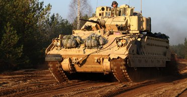 "Странные новости": журналист опроверг информацию о поставках США 500 Bradley в Марокко