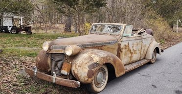 Надежный раритет: уникальный Chrysler завелся и поехал после 70 лет простоя (видео)