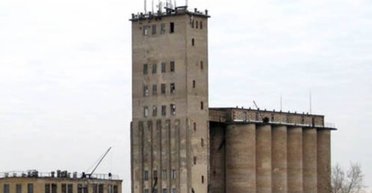 Дрон-бомбардировщик атаковал зерновой комбинат в Курской области, — росСМИ