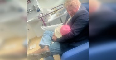 Борис Джонсон в девятый раз стал отцом: какое имя выбрали и как отпраздновали пополнение (фото)