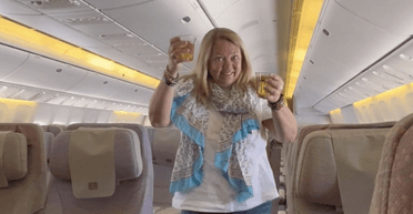Влаштували вечірку: мама і донька виявилися "єдиними" пасажирами на борту літака