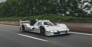 700-сильная ракета: представлен самый экстремальный суперкар Porsche (фото)