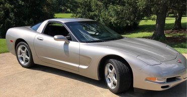 Гость из 2000-х: обнаружен 21-летний Chevrolet Corvette в новом состоянии (фото)