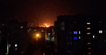 Удар по нефтебазе в Луганске: появились спутниковые снимки последствий атаки (фото)