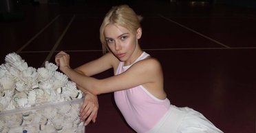 "Зачепило емоційно": українська співачка захистила Klavdia Petrivna від хейтерів (відео)