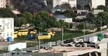 Почти "долетело" до узла связи: в Симферополе произошел взрыв и начался пожар (видео)
