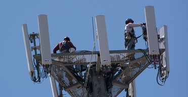 Запутались в сетях. Какой мобильной связью пользуются в "ДНР" и "ЛНР"