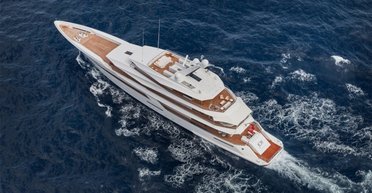 Баскетбольная площадка в открытом море. Стало известно, как выглядит яхта Майкла Джордана (фото)