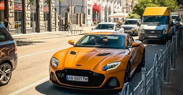 В Киеве засветился редкий "суперлегкий" Aston Martin мощностью более 700 сил (фото)