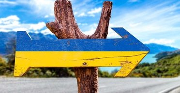 Готелі та садиби наповнюють бюджети: туризм в Україні приносить рекордні доходи (інфографіка)