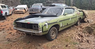 Їх випустили всього 1264: рідкісний американський спорткар 60-х знайшли на звалищі (відео)