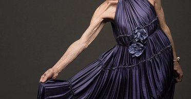 Найстаріша супермодель у світі переїхала в будинок для людей похилого віку і розповіла про кар'єру