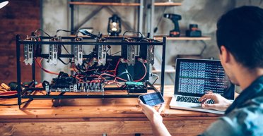Майнинг на телефоне и ноутбуке: можно ли заработать на альтернативной добыче крипты