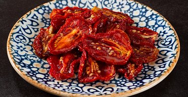 В'ялені помідори на зиму: для соусів, підлив, начинок, бутербродів