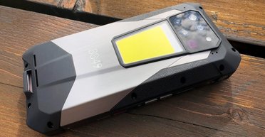 3 месяца без подзарядки: создан смартфон с аккумулятором емкостью 23 800 мАч (видео)